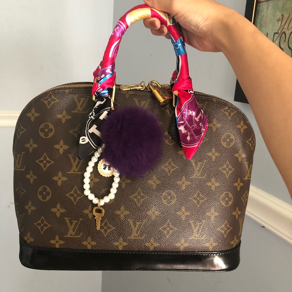 Authentic Alma PM Dyed Black